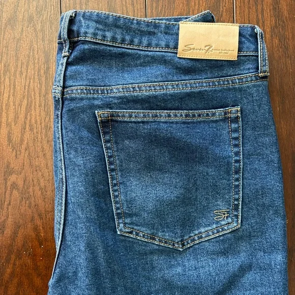 Slim Straight Jean - Picture 5 of 5